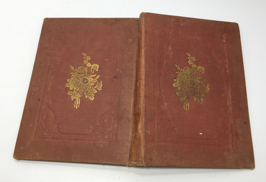 ALTIN VARAK KAPAKLI OSMANLICA GÜLİSTAN