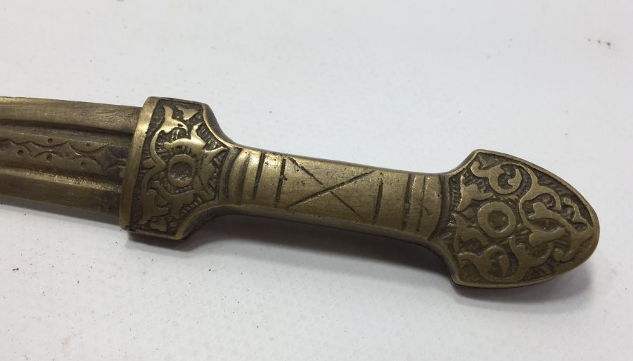 ÇERKES KAMASI FORMUNDA ZARF AÇACAĞI