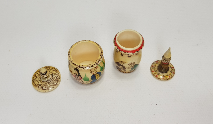 İKİ ADET EL BOYAMA MİNYATÜR KEMİK KUTU 