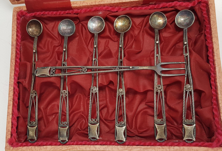 KUTUSUNDA GÜMÜŞ ÇAY KAŞIĞI SETİ 