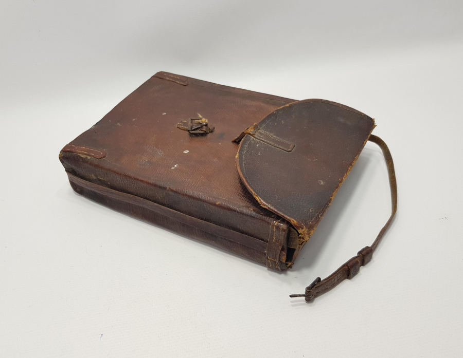 OSMANLI DÖNEMİ DERİ KABINDA KUR'AN-I KERİM 