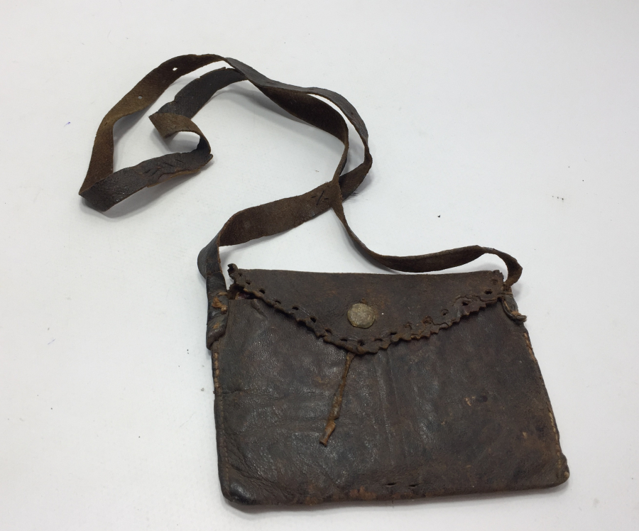 OSMANLI DÖNEMİ DERİ KABINDA TEZHİPLİ ENAM-I ŞERİF