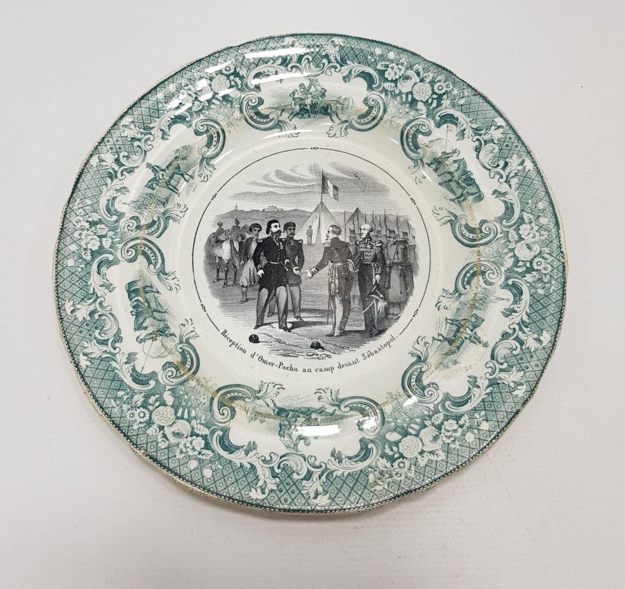 OSMANLI DÖNEMİ ÖMER PAŞA TEMALI PORSELEN TABAK