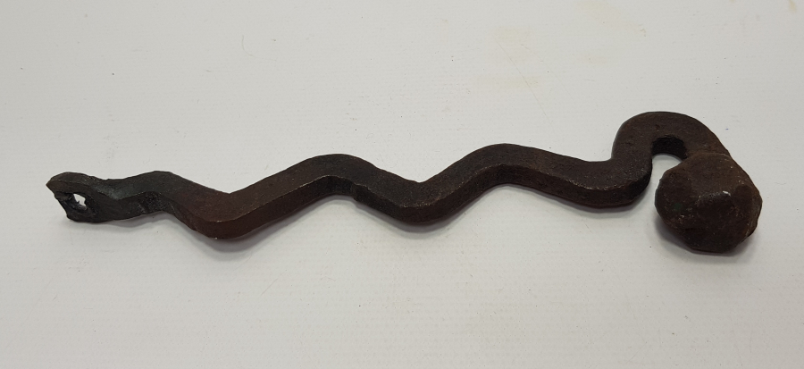 OSMANLI DÖNEMİ RUM İŞİ YILAN FORMLU KAPI TOKMAĞI 