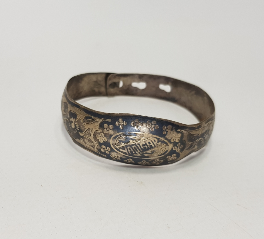 YADİGAR YAZILI SAVATLI GÜMÜŞ BİLEZİK 