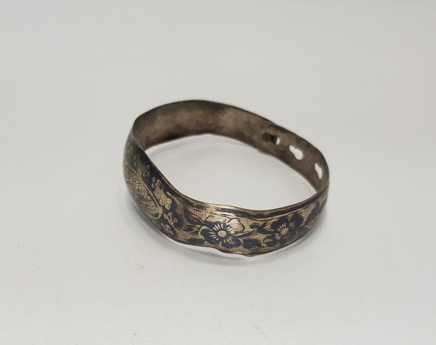 YADİGAR YAZILI SAVATLI GÜMÜŞ BİLEZİK 