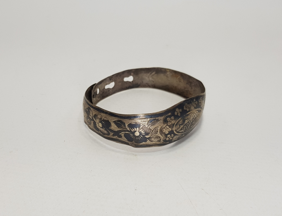 YADİGAR YAZILI SAVATLI GÜMÜŞ BİLEZİK 