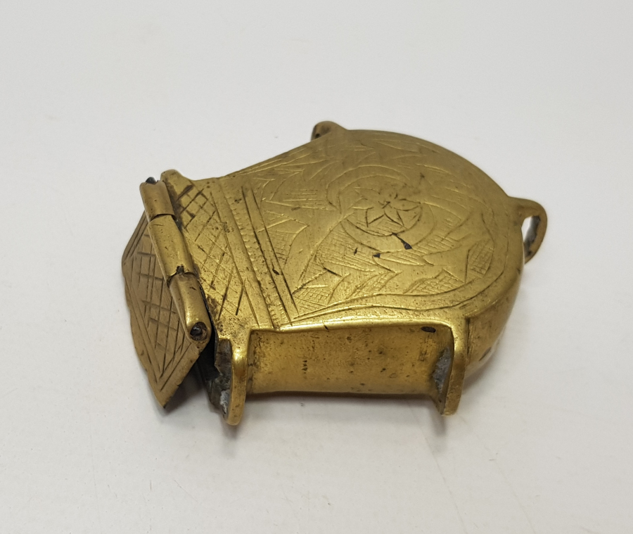 OSMANLI DÖNEMİ İKİ TARAFI KALEM İŞÇİLİKLİ VE AY YILDIZLI ÇAPUTLUK