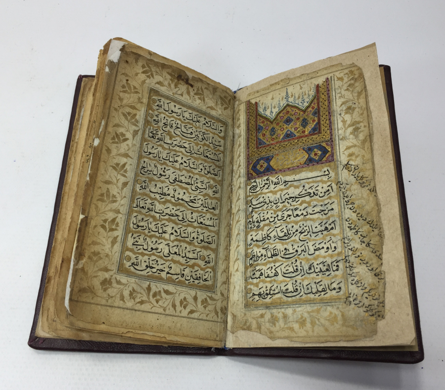 1700 BAŞLARI EL YAZMA ALTIN TEZHİPLİ KASİDE-İ BÜRDE