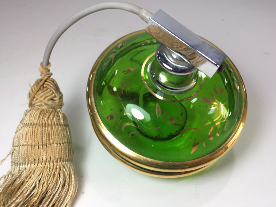 1900 BAŞLARI ALTIN VARAKLI PARFÜM ŞİŞESİ