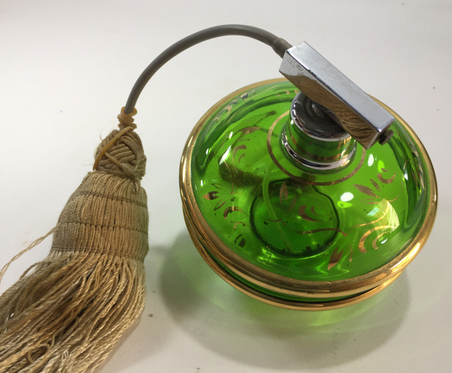 1900 BAŞLARI ALTIN VARAKLI PARFÜM ŞİŞESİ