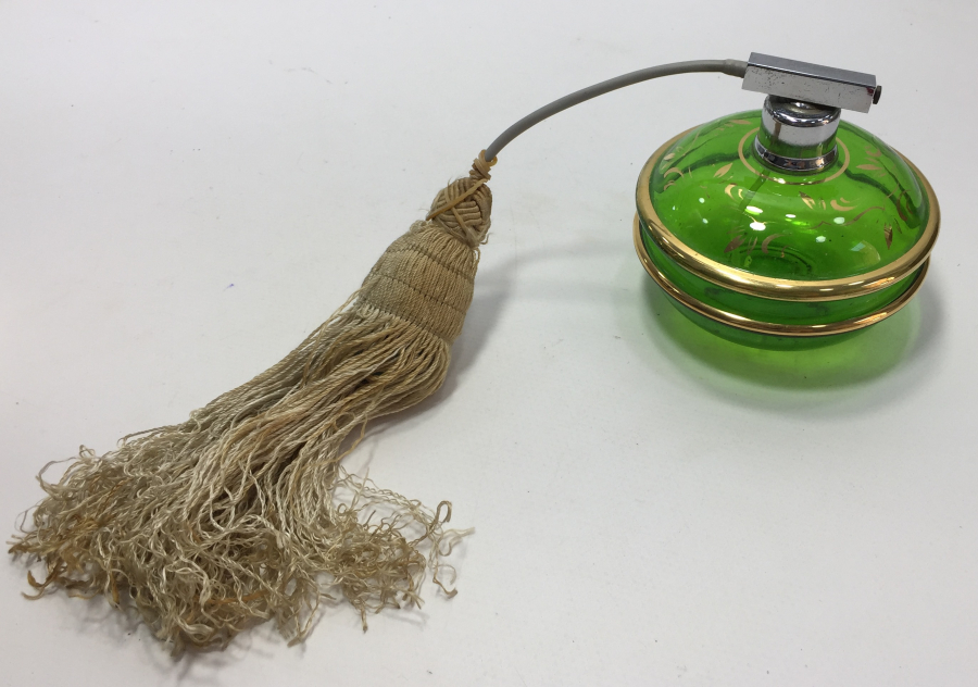 1900 BAŞLARI ALTIN VARAKLI PARFÜM ŞİŞESİ