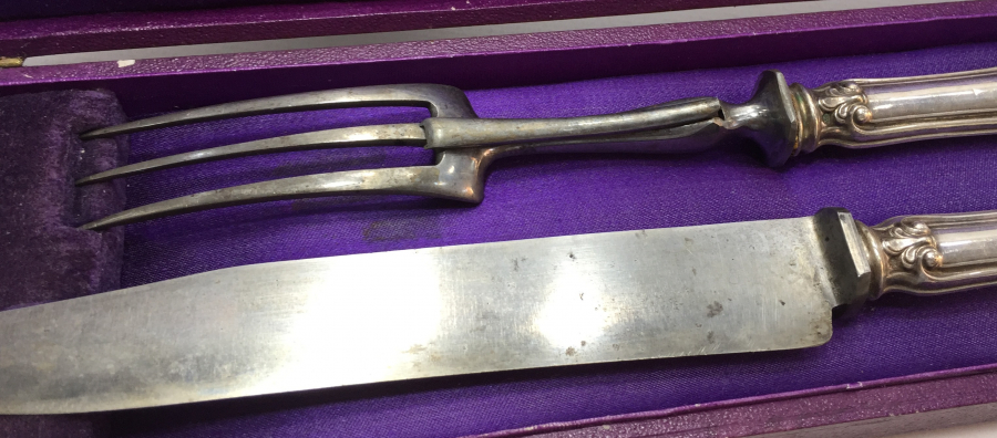 1900 BAŞLARI KUTUSUNDA GÜMÜŞ SAPLI ET SERVİS BIÇAĞI - ÇATALI TAKIMI