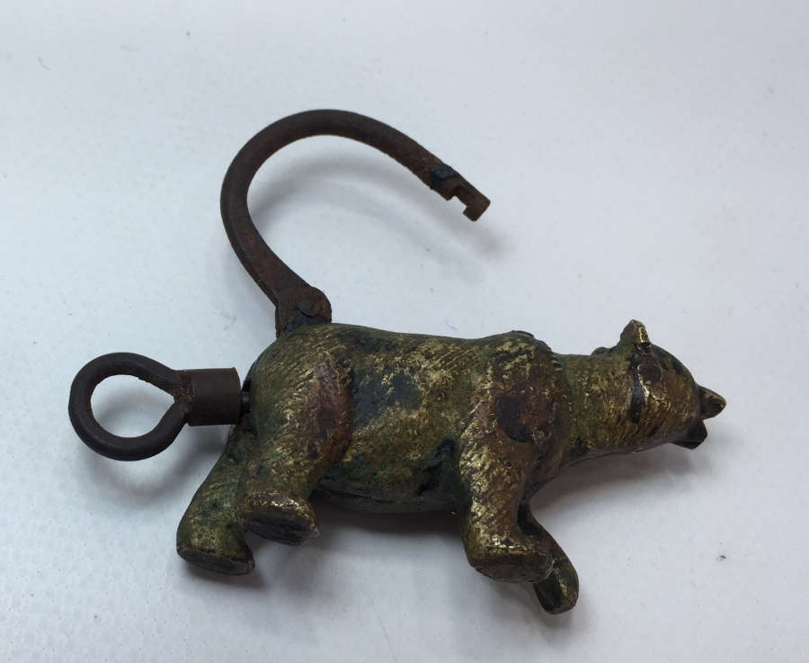 AYI FORMUNDA 1900 BAŞLARI AVRUPA KİLİT