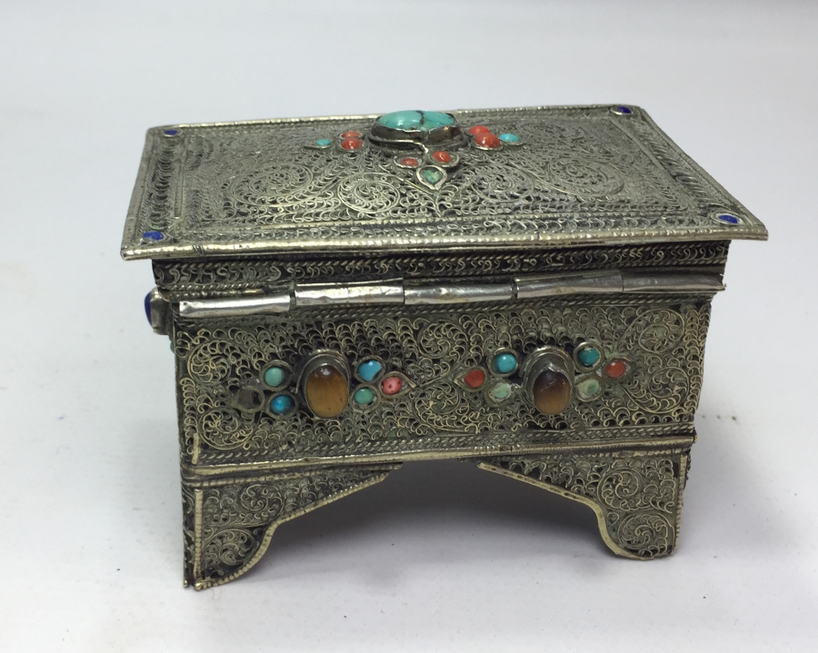 FİRUZE VE AKİK TAŞLI ALPAKADAN MAMUL TELKARİ İŞÇİLİKLİ KUTU