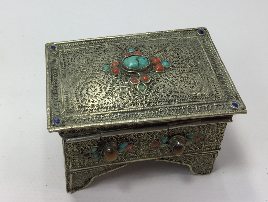 FİRUZE VE AKİK TAŞLI ALPAKADAN MAMUL TELKARİ İŞÇİLİKLİ KUTU