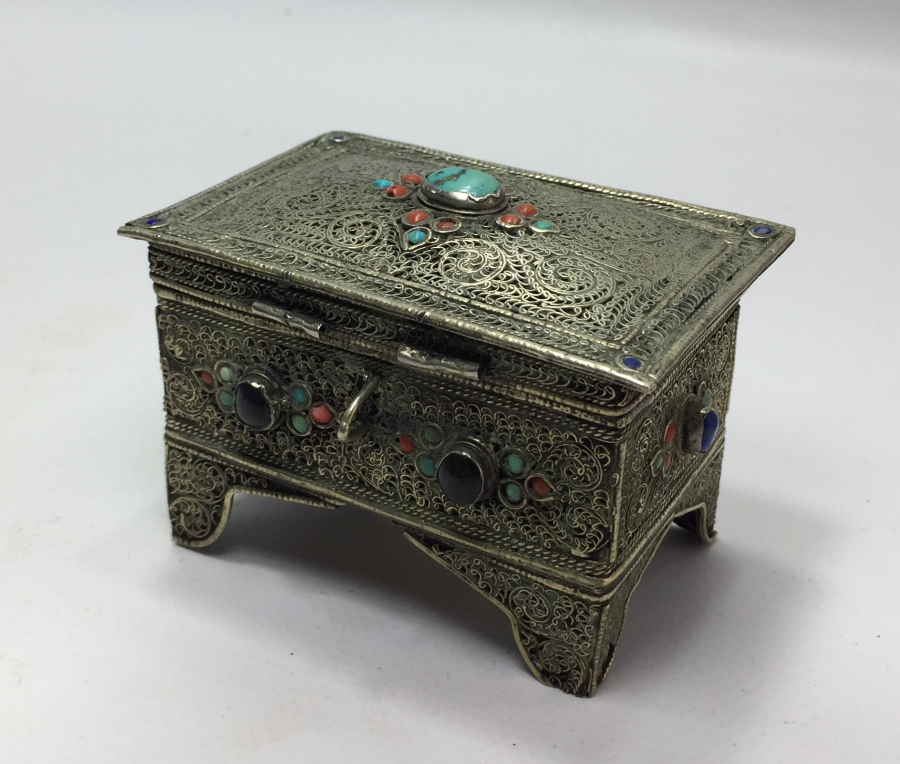 FİRUZE VE AKİK TAŞLI ALPAKADAN MAMUL TELKARİ İŞÇİLİKLİ KUTU