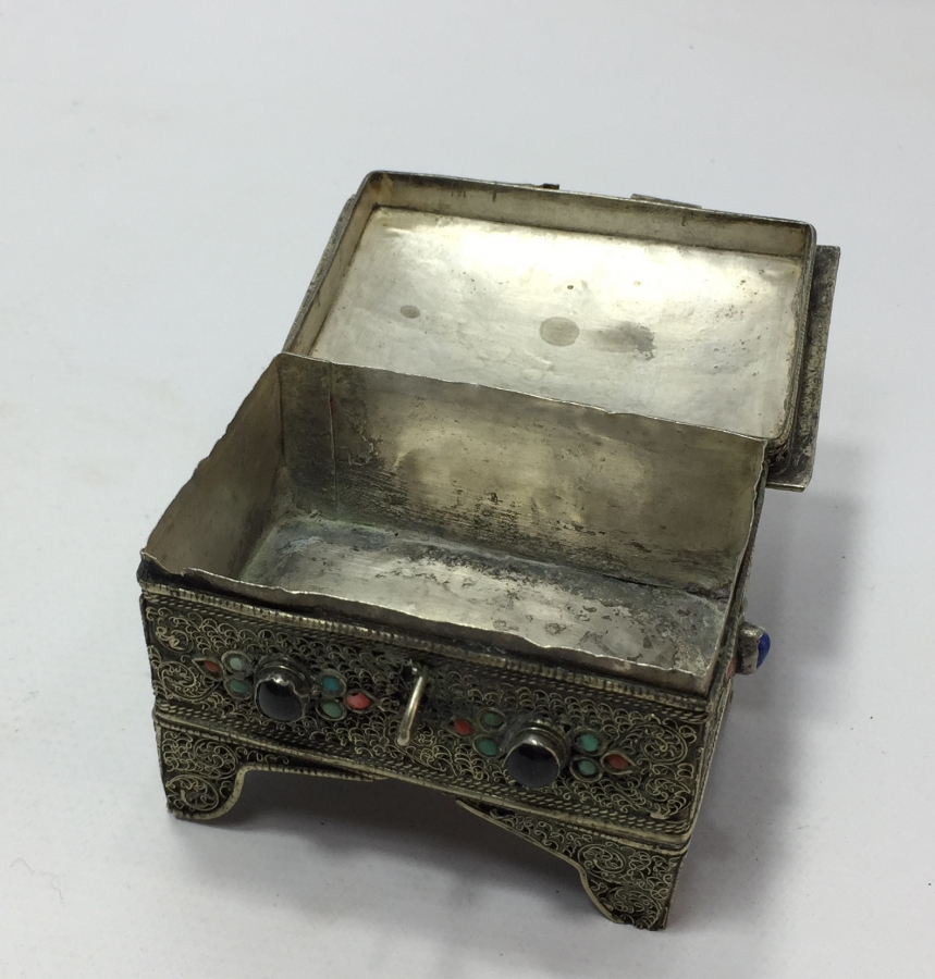 FİRUZE VE AKİK TAŞLI ALPAKADAN MAMUL TELKARİ İŞÇİLİKLİ KUTU