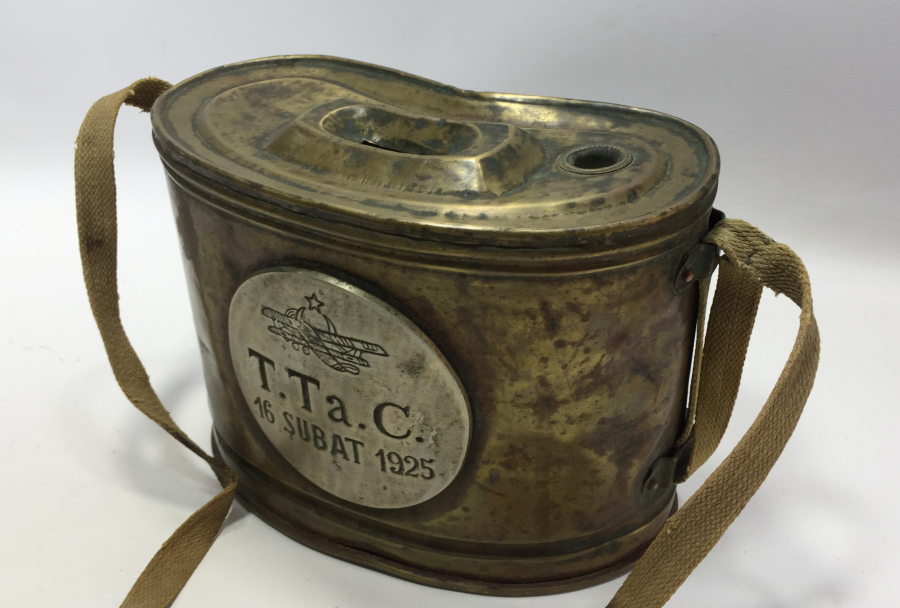 NADİR TÜRK TEYYARE CEMİYETİ YARDIM KUMBARASI