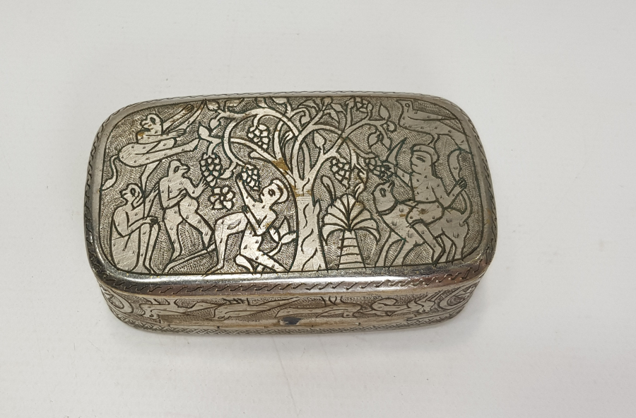 ÜZERİ TAMAMEN KALEM İŞÇİLİKLİ EHLİ KEYF MOTİFLİ TÜTÜN TABAKASI