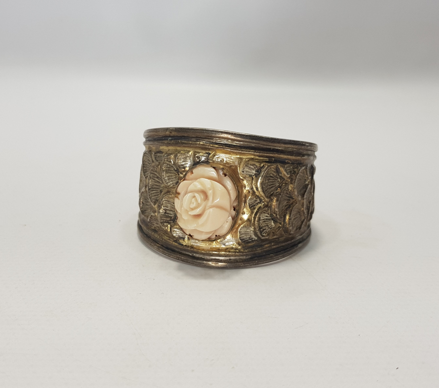 OSMANLI DÖNEMİ PEMBE MERCAN TAŞLI GÜL MOTİFLİ GÜMÜŞ BİLEZİK 