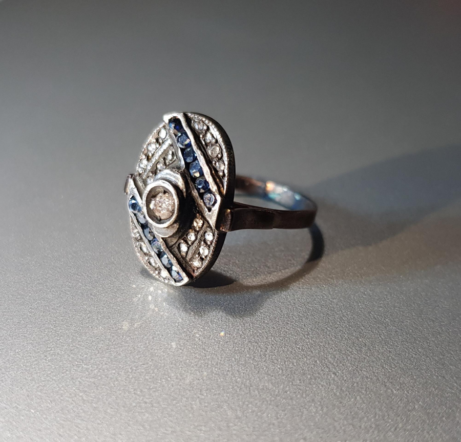 SAFİR VE ELMAS TAŞLARLA SÜSLÜ ALTIN YÜZÜK 