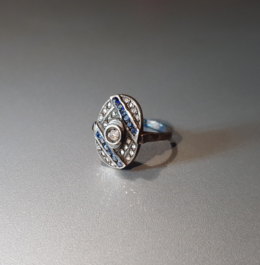 SAFİR VE ELMAS TAŞLARLA SÜSLÜ ALTIN YÜZÜK 