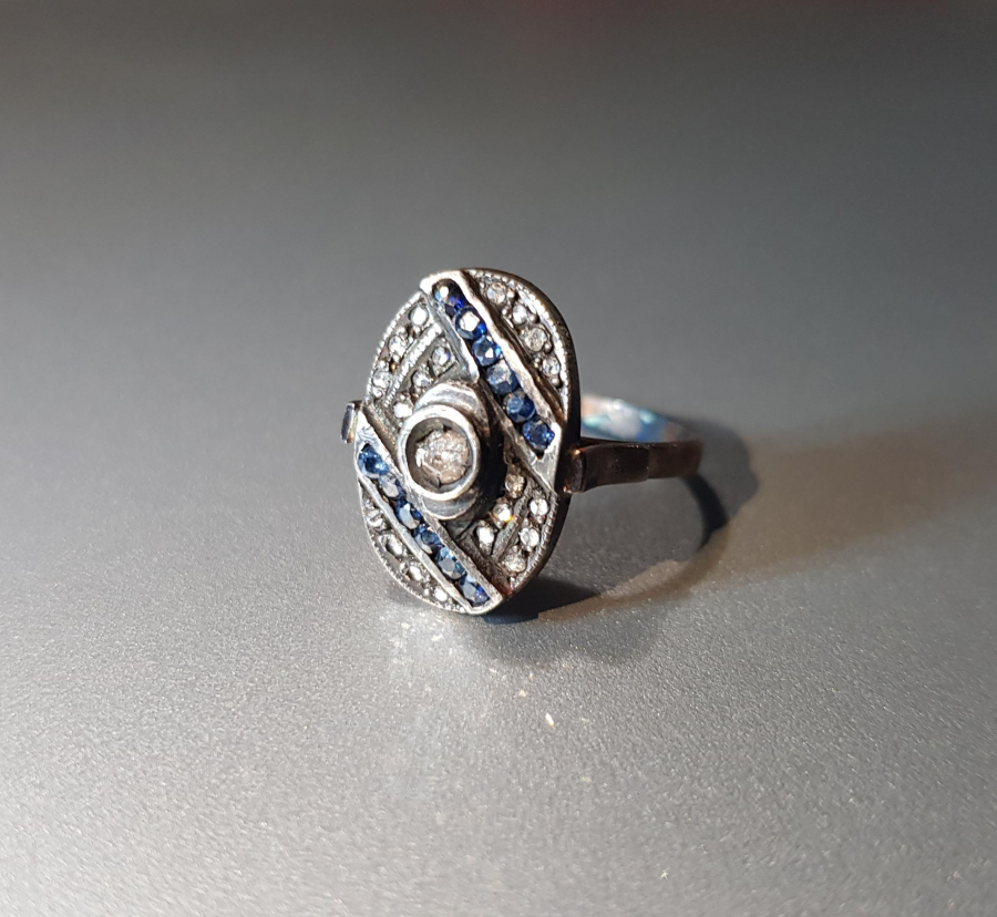 SAFİR VE ELMAS TAŞLARLA SÜSLÜ ALTIN YÜZÜK 