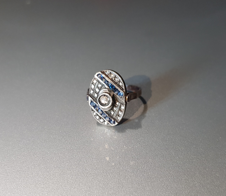 SAFİR VE ELMAS TAŞLARLA SÜSLÜ ALTIN YÜZÜK 