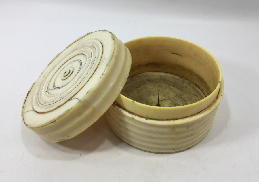 OSMANLI DÖNEMİ FİL DİŞİNDEN MAMUL BÜYÜK BOY TESBİH KUTUSU