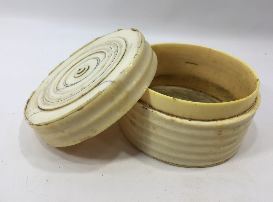 OSMANLI DÖNEMİ FİL DİŞİNDEN MAMUL BÜYÜK BOY TESBİH KUTUSU