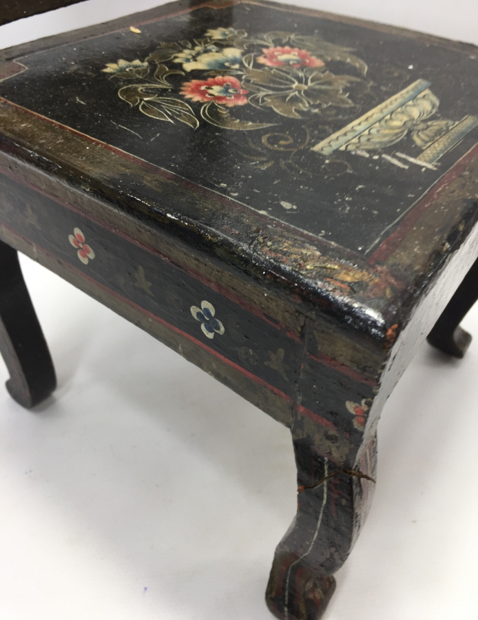 OSMANLI DÖNEMİ ÜZERİ KÖK BOYA İŞÇİLİKLİ ERMENİ ÇOCUK SANDALYESİ