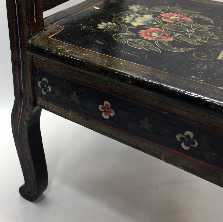 OSMANLI DÖNEMİ ÜZERİ KÖK BOYA İŞÇİLİKLİ ERMENİ ÇOCUK SANDALYESİ