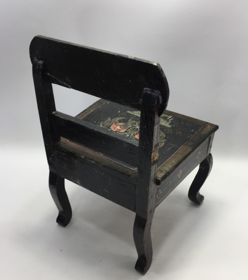 OSMANLI DÖNEMİ ÜZERİ KÖK BOYA İŞÇİLİKLİ ERMENİ ÇOCUK SANDALYESİ