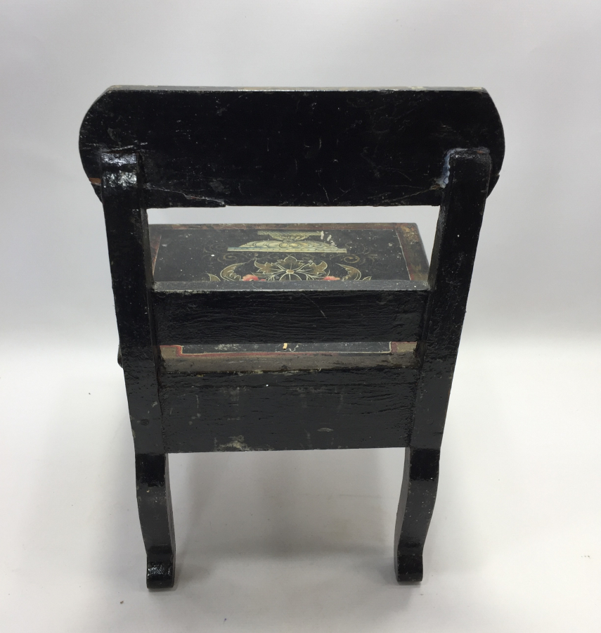 OSMANLI DÖNEMİ ÜZERİ KÖK BOYA İŞÇİLİKLİ ERMENİ ÇOCUK SANDALYESİ