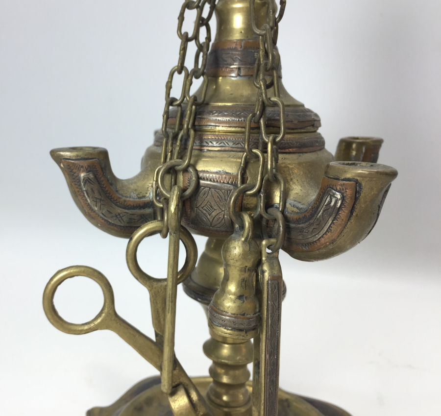 PİRİNÇ ÜSTÜ GÜMÜŞ VE KALEM İŞÇİLİKLİ NADİR FORMDA ASANSÖRLÜ KANDİL