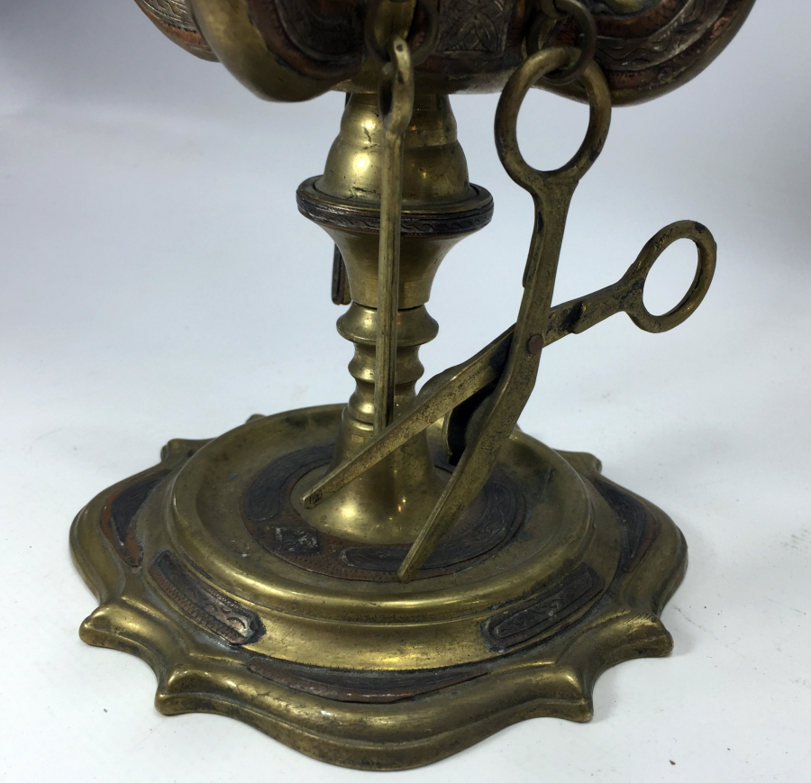 PİRİNÇ ÜSTÜ GÜMÜŞ VE KALEM İŞÇİLİKLİ NADİR FORMDA ASANSÖRLÜ KANDİL