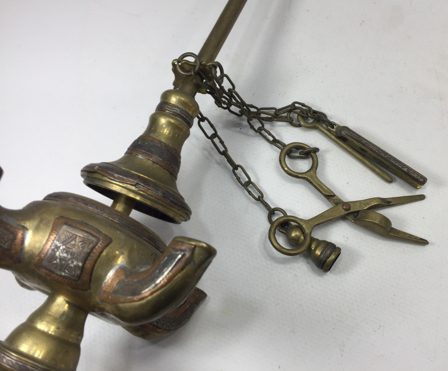 PİRİNÇ ÜSTÜ GÜMÜŞ VE KALEM İŞÇİLİKLİ NADİR FORMDA ASANSÖRLÜ KANDİL