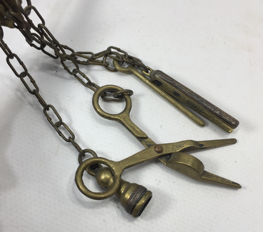 PİRİNÇ ÜSTÜ GÜMÜŞ VE KALEM İŞÇİLİKLİ NADİR FORMDA ASANSÖRLÜ KANDİL