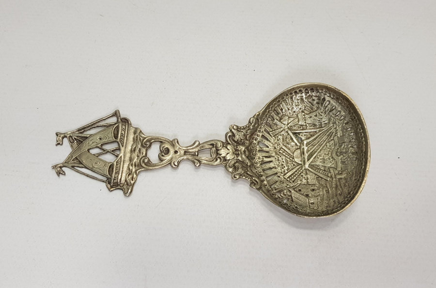 GÜMÜŞ DUVAR KAŞIĞI 