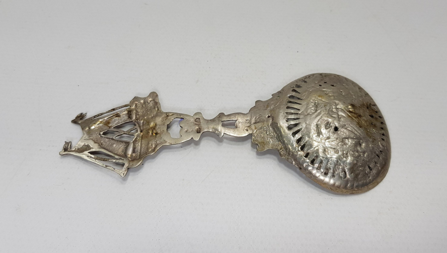 GÜMÜŞ DUVAR KAŞIĞI 