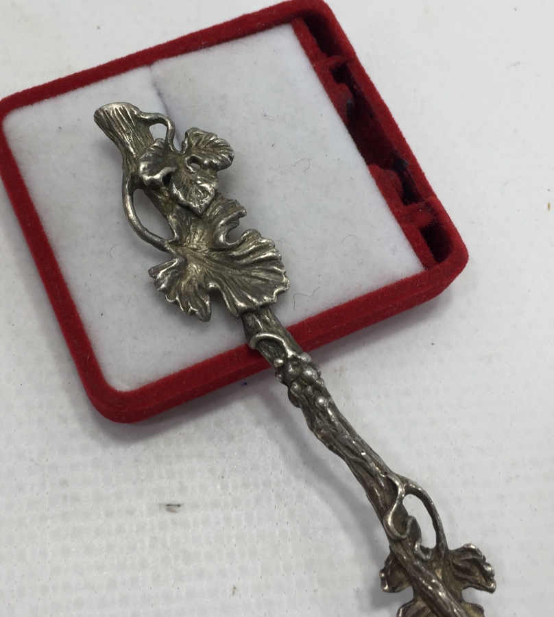 KABARTMA İŞÇİLİKLİ GÜMÜŞ DONDURMA KAŞIĞI