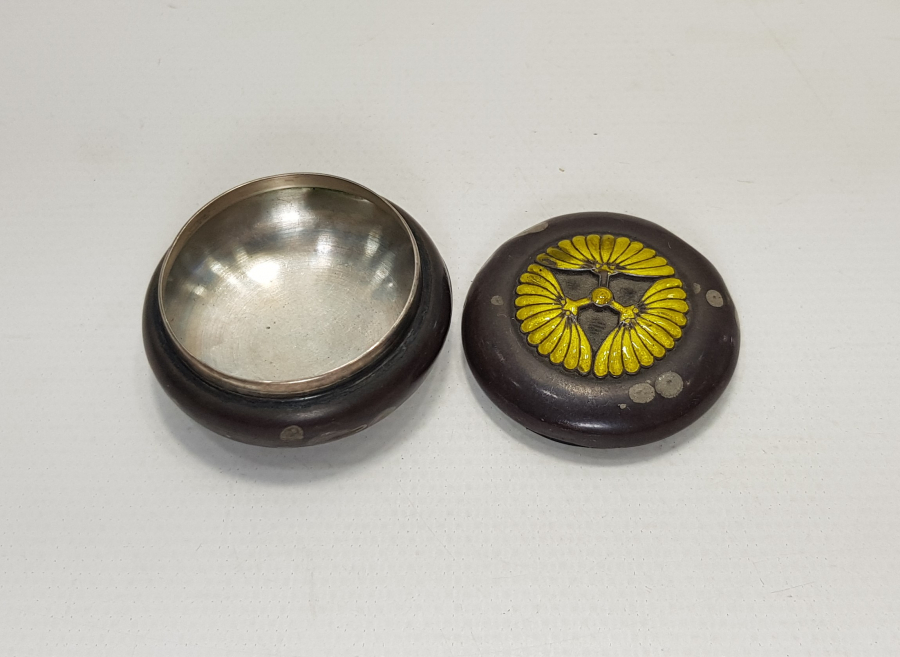 MİNELİ GÜMÜŞ ENFİYE KUTUSU