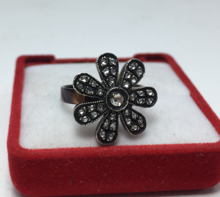 PAPATYA FORMUNDA ANTİKA ELMAS YÜZÜK