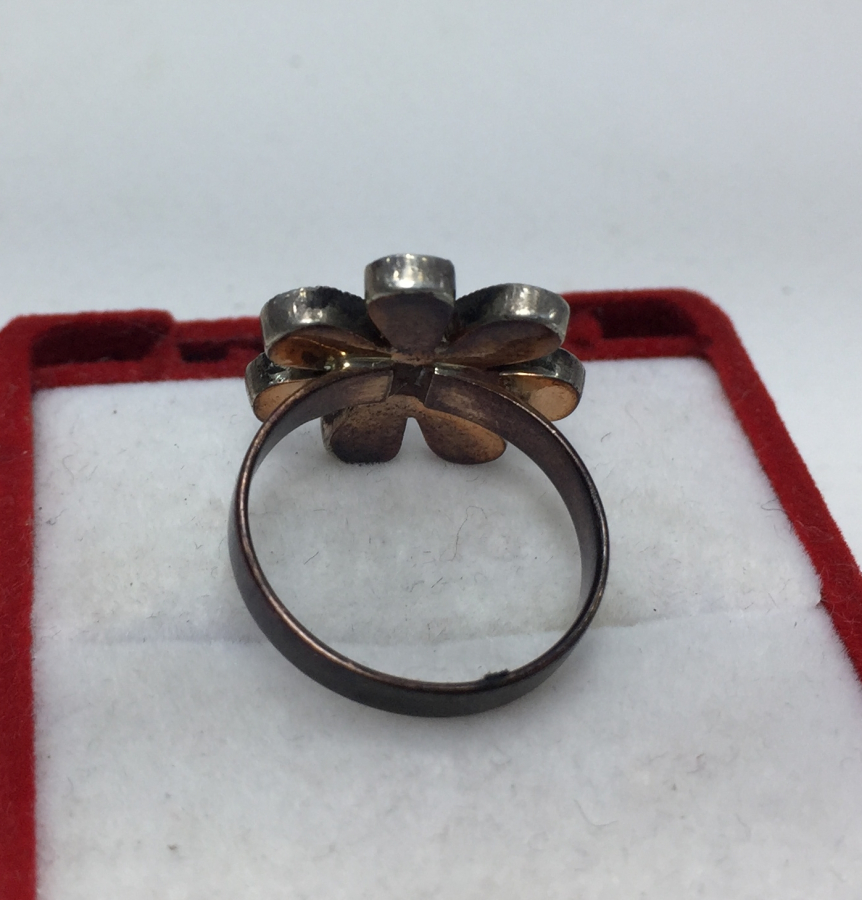 PAPATYA FORMUNDA ANTİKA ELMAS YÜZÜK