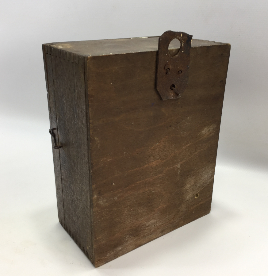 ÜZERİ RUSÇA YAZILI ANTİKA SAAT KABI