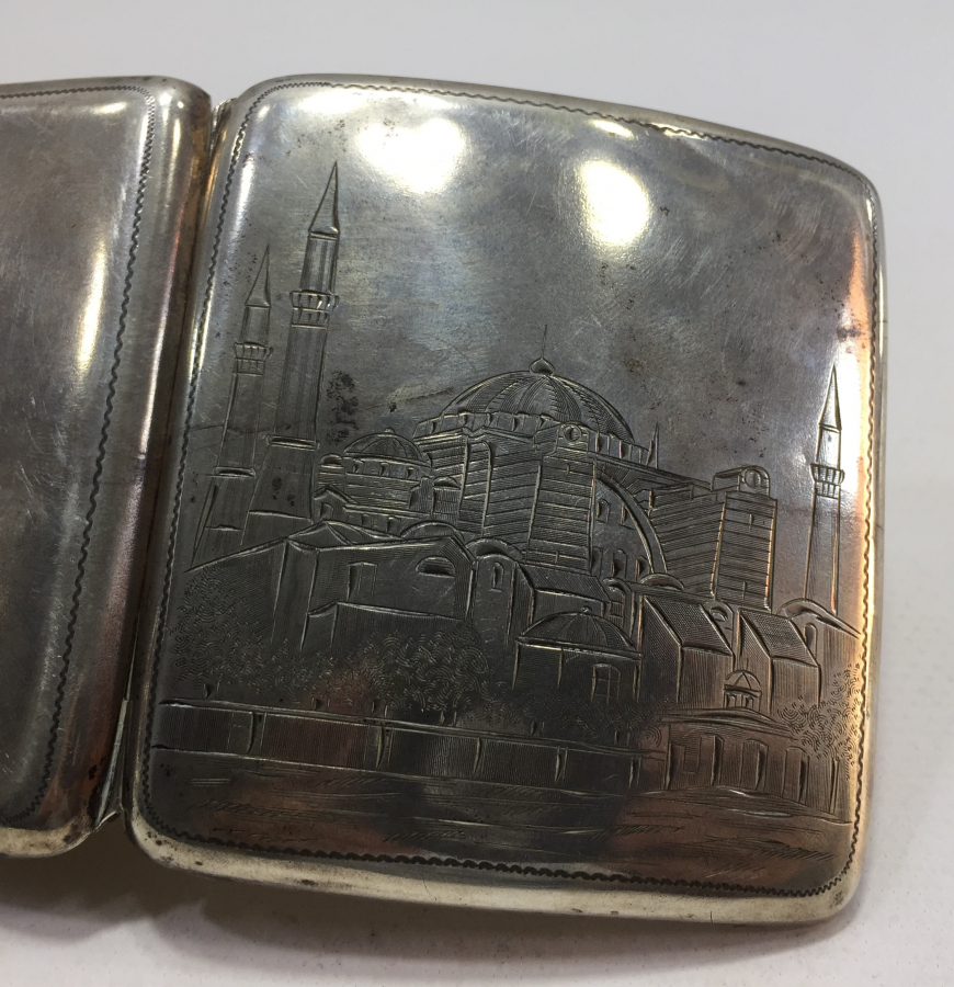 ÜZERİNDE AYASOFYA CAMİ BULUNAN OSMANLININ İNGİLİZ PAZARI İÇİN YAPTIĞI SİGARA TABAKASI