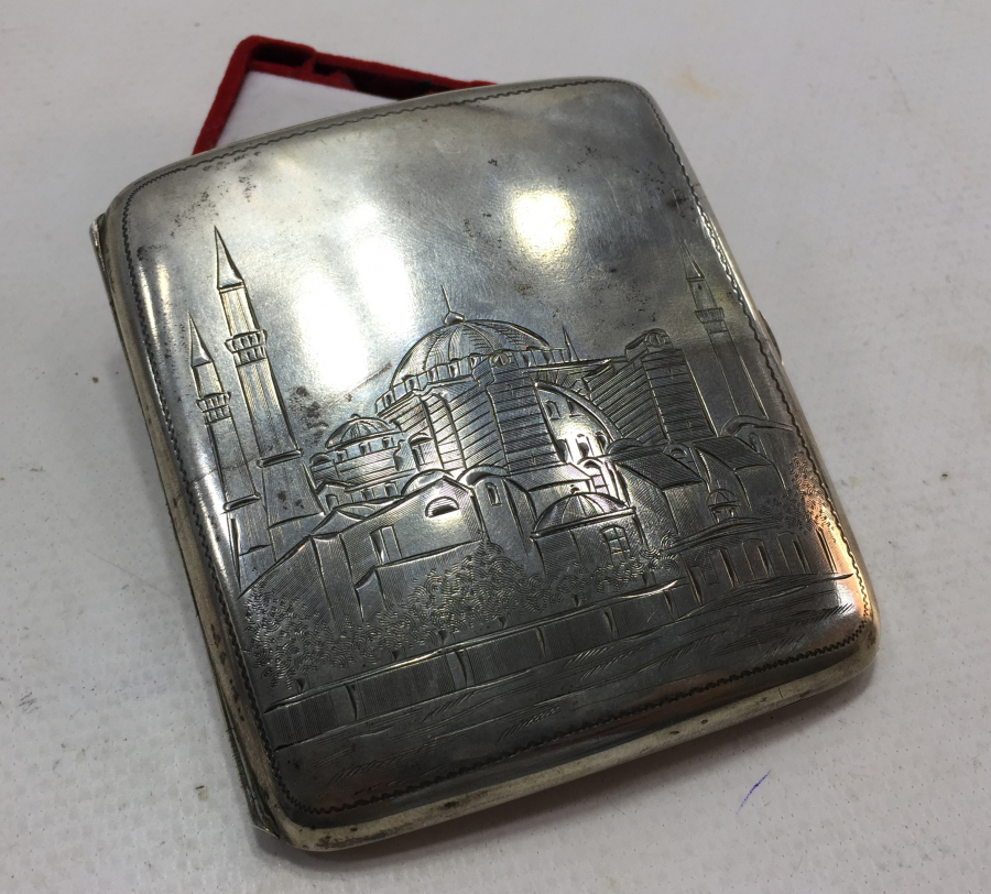 ÜZERİNDE AYASOFYA CAMİ BULUNAN OSMANLININ İNGİLİZ PAZARI İÇİN YAPTIĞI SİGARA TABAKASI