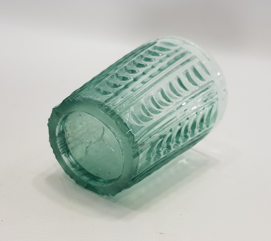 YEŞİL RENKLİ ESKİ KÖY BARDAĞI 