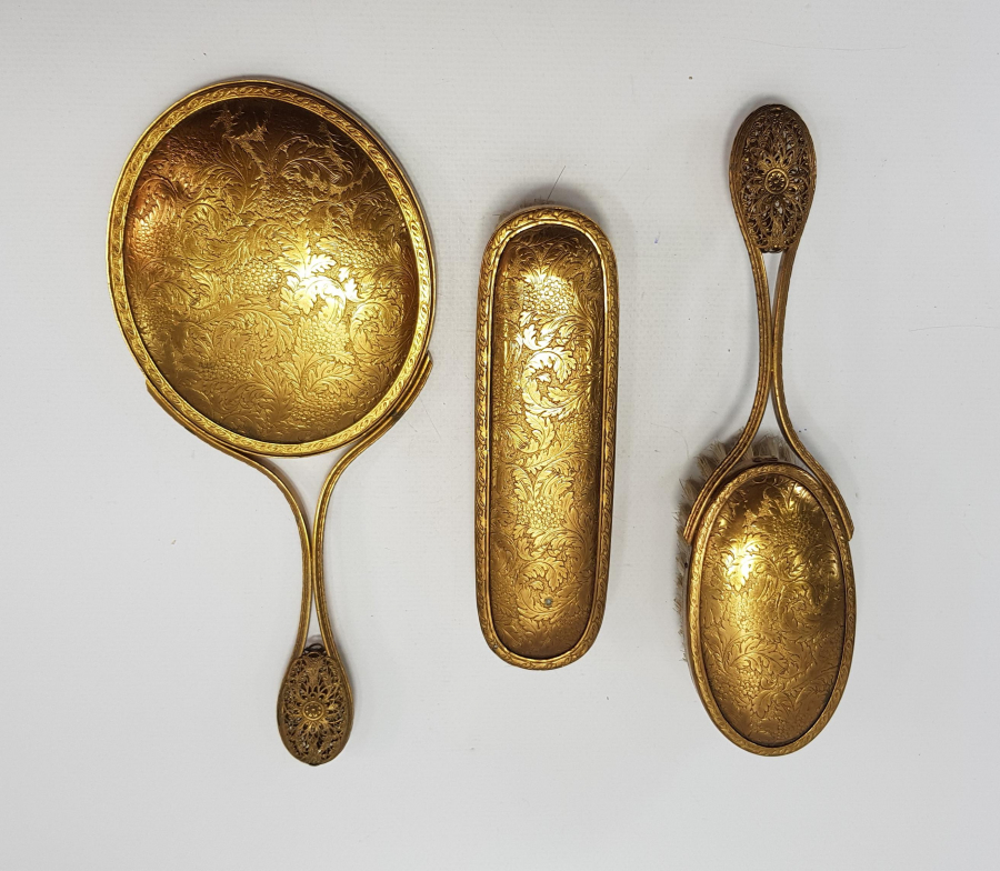 1900'LERDEN ELBİSE FIRÇASI VE AYNA TAKIMI 